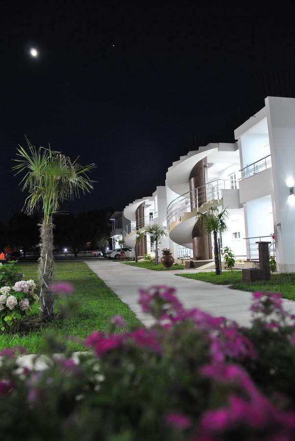 Royal Apartments & Villas Ulcinj Luaran gambar